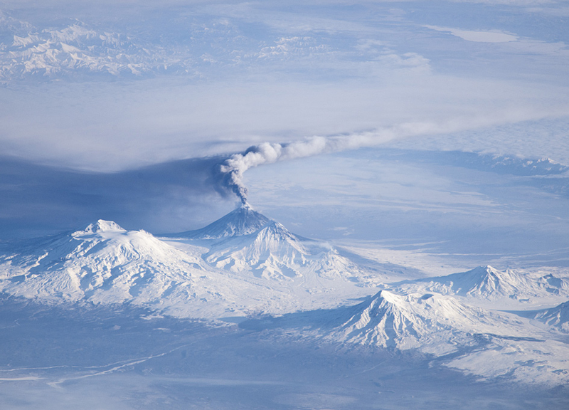 Illustration for article titled Double volcano eruption -- as seen from space!